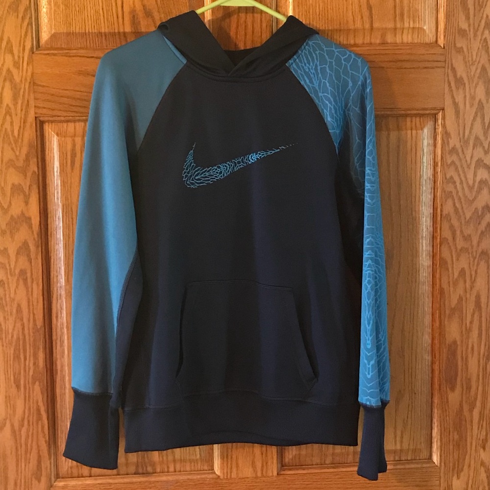 Women’s Nike sweatshirt
